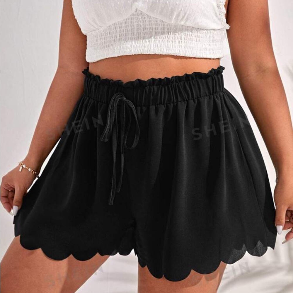 Scalloped Flowy Shorts